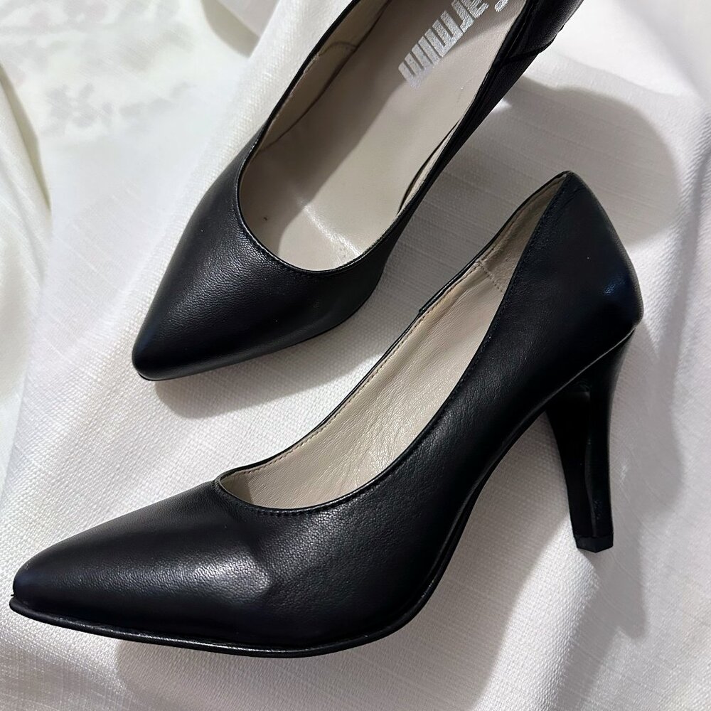 Women's handmade in Portugal Leather high heal pumps